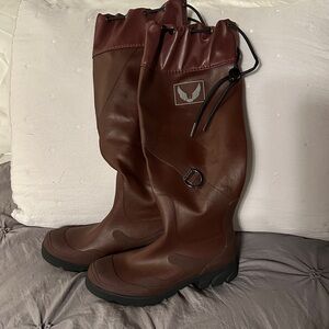 Merlo Tall Boots with Black Soles